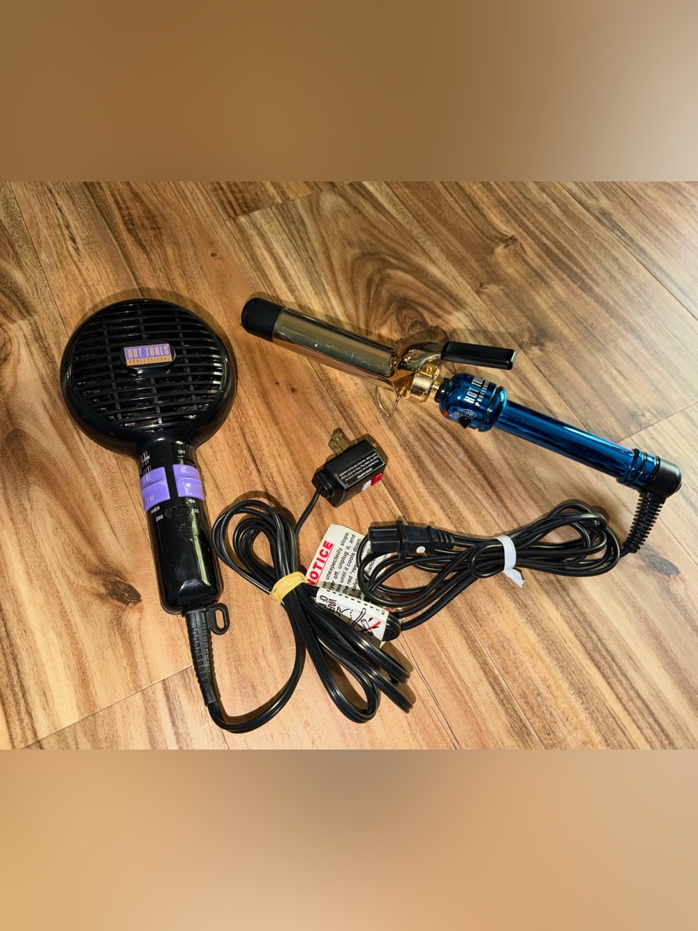 Hot Tools 1-1/4” Curling Iron & Helen of Troy Hairdryer Curls Diffuser lot
